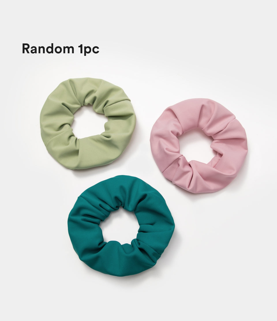 Softlyzero™ Plush Random 1pc Solid Pleated Scrunchie