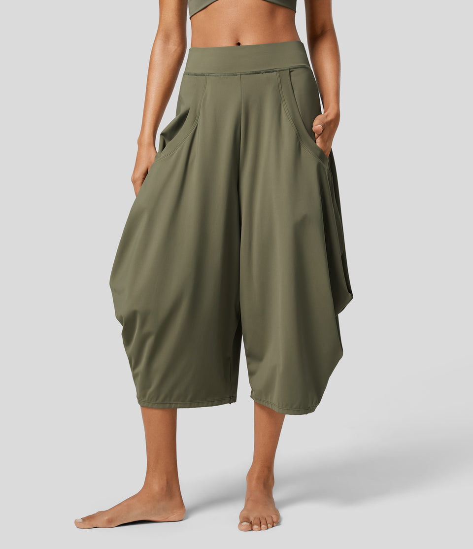 Mid Rise Multiple Pockets Draped Capri Wide Leg Yoga Pants